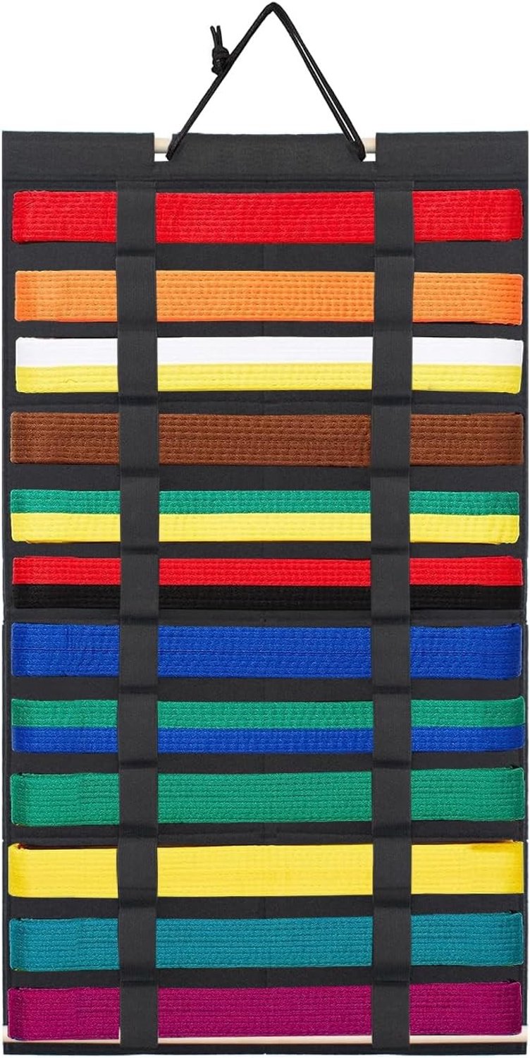 Hanging Organizer voor Karate Gorden - 61,5 x 34,5 cm - Geschikt voor 12 Gorden - Ideaal voor Kinderen en Volwassenen