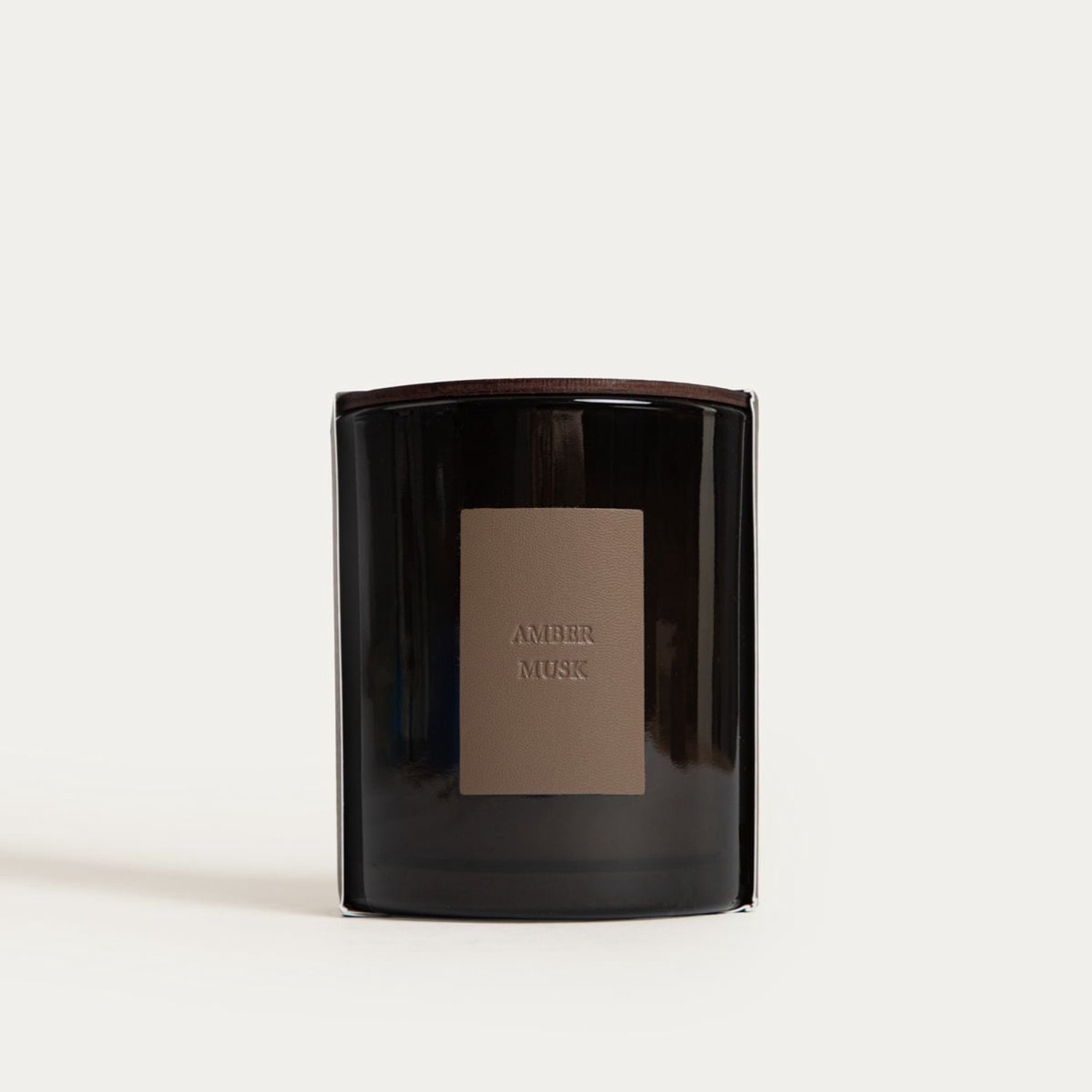 Homla Sojakaars | URBAN LEATHER | Amber Musk | 380 g | 781025 Bruin