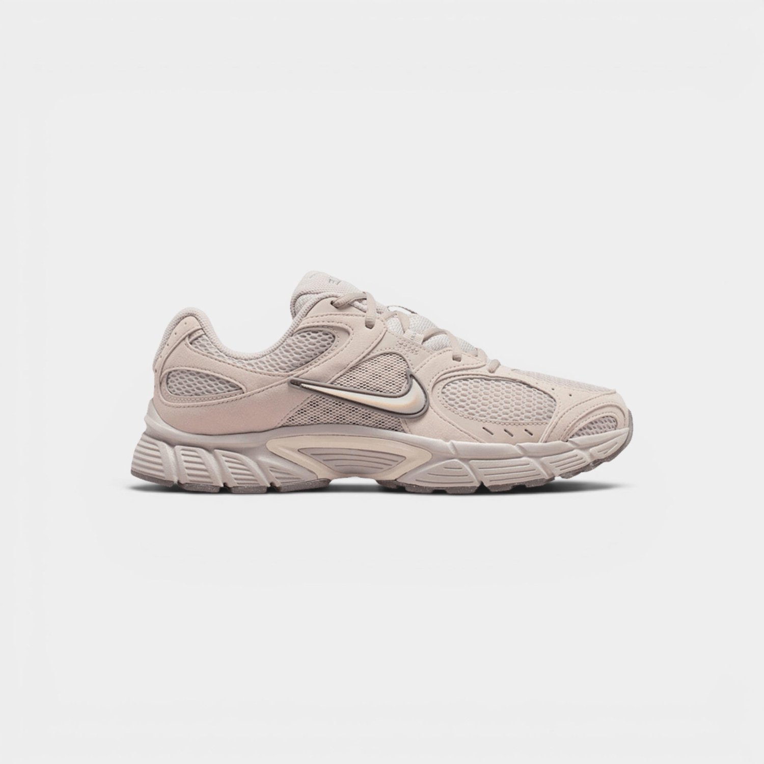 Nike V5 RNR ‘Moon Particle Light ‘ Bruin