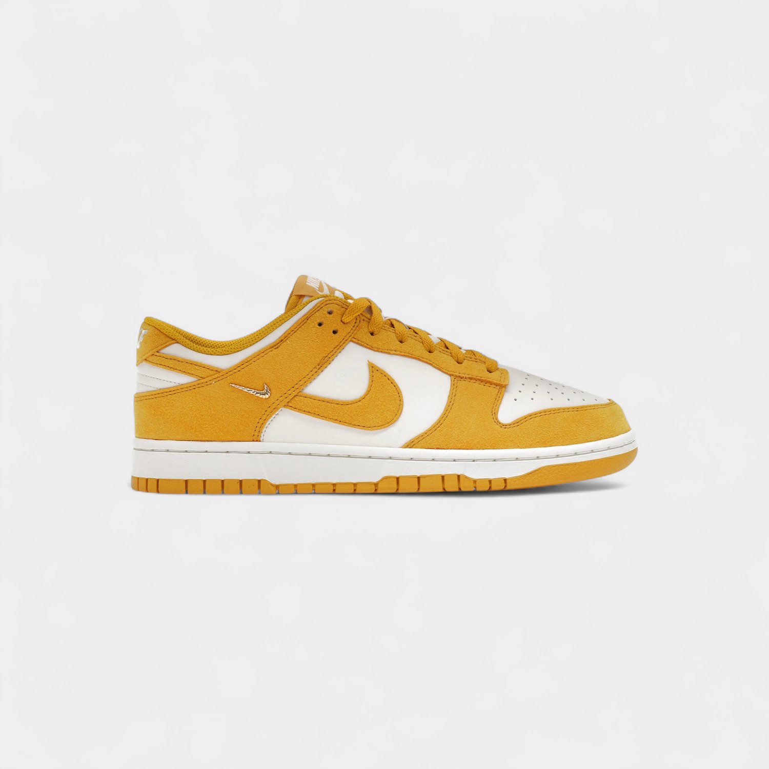Nike Dunk Low Dark Sulfur Mini Swoosh Geel