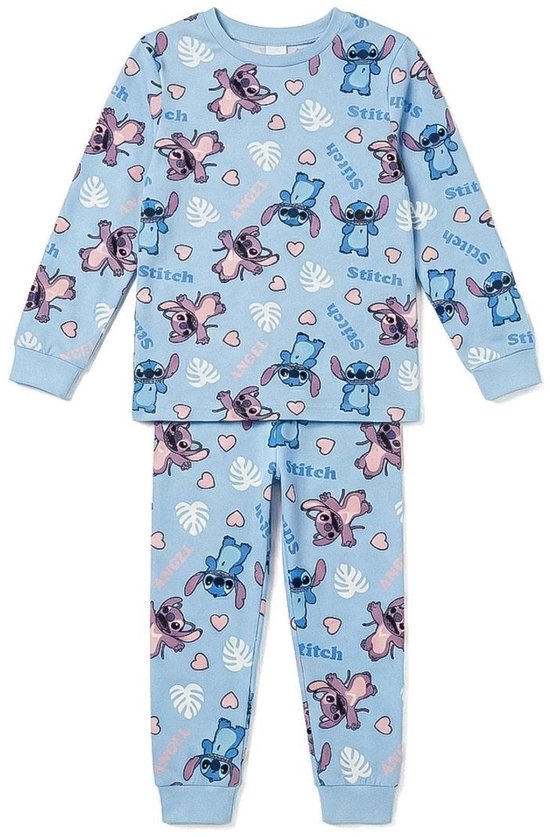 Lichtblauwe fleece pyjama met Stitch en Angel print, hartjes en bladeren. Inclusief boorden bij de mouwen en broekspijpen.