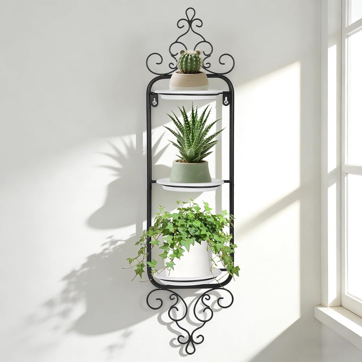 Wandmontage, metaal, 3 etages, plantenrekken met metalen frame en 3 kunststof paletten, plantenstandaard, bloempothouder, wandrek, decoratie voor tuin, balkon, terras