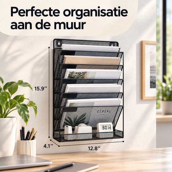 Zwarte metalen wandorganizer met 6 vakken, bevat papieren en een kleine wekker.