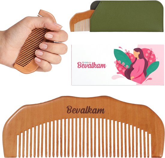 Houten "Bevalkam" met groen etui en kaartje met zwangere vrouw.