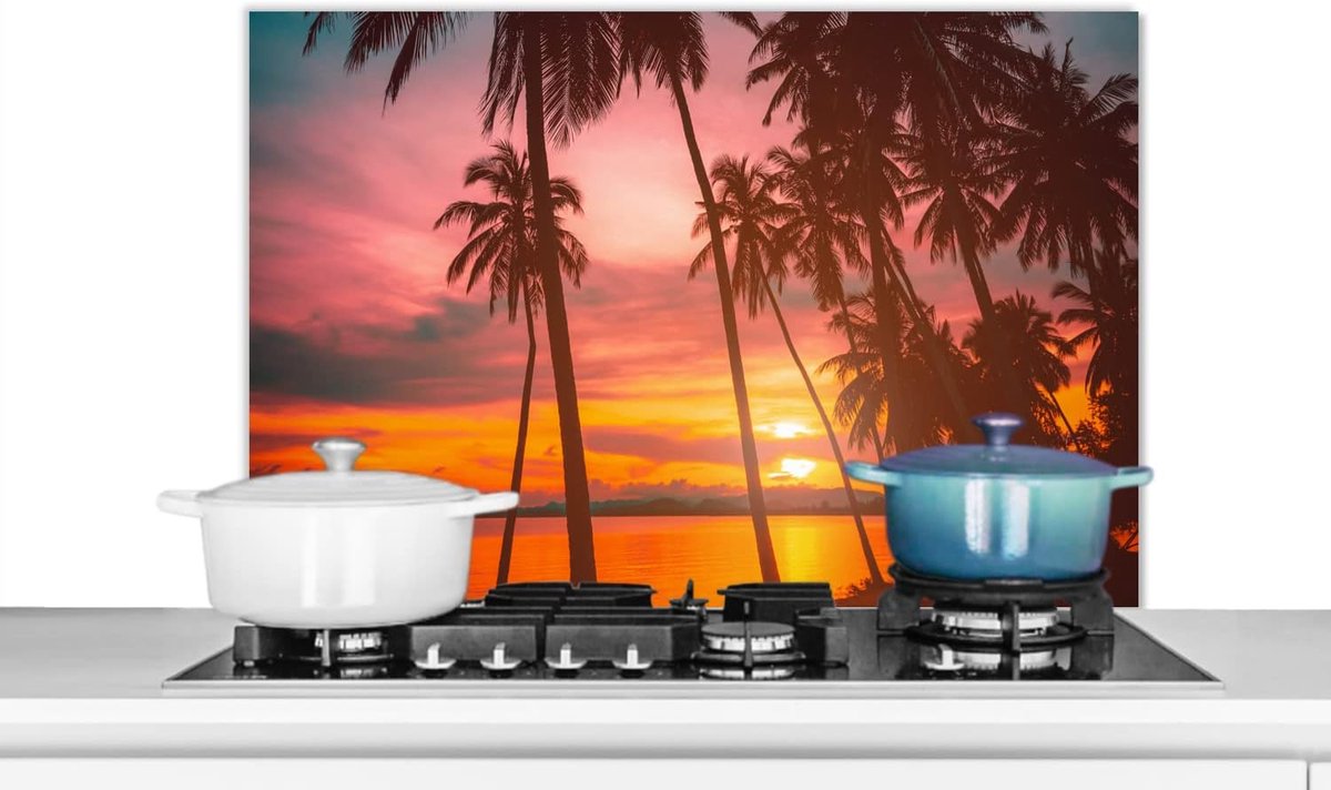 Spatscherm Keuken - 80x55 cm - Zee - Palmboom - Zonsondergang - Strand - Silhouette