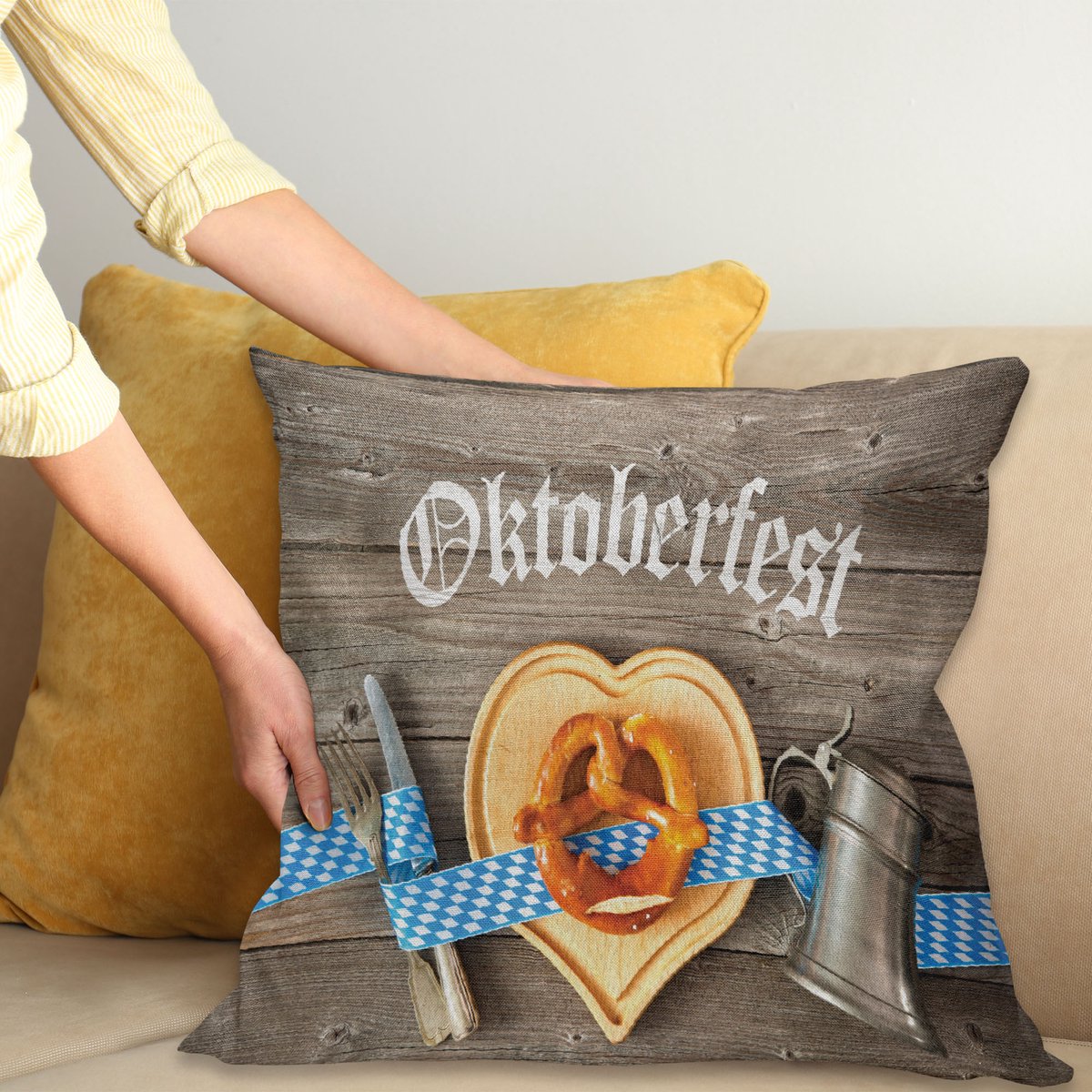 ABAKUHAUS Oktoberfest Sierkussenhoes, Oktoberfest Beer Festival Cutlery Ribbon en Cutting Board op Restaurant Table, Decoratieve Vierkante Sierkussenhoes, 40 x 40 cm, Grijs Blauw