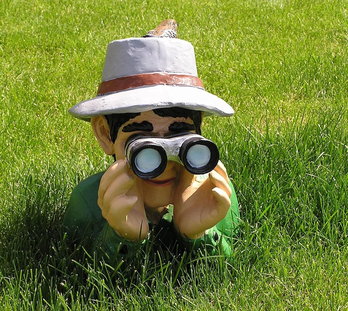 Figuur sculptuur jager waarnemer tuin verrekijker tuinfiguur beeld