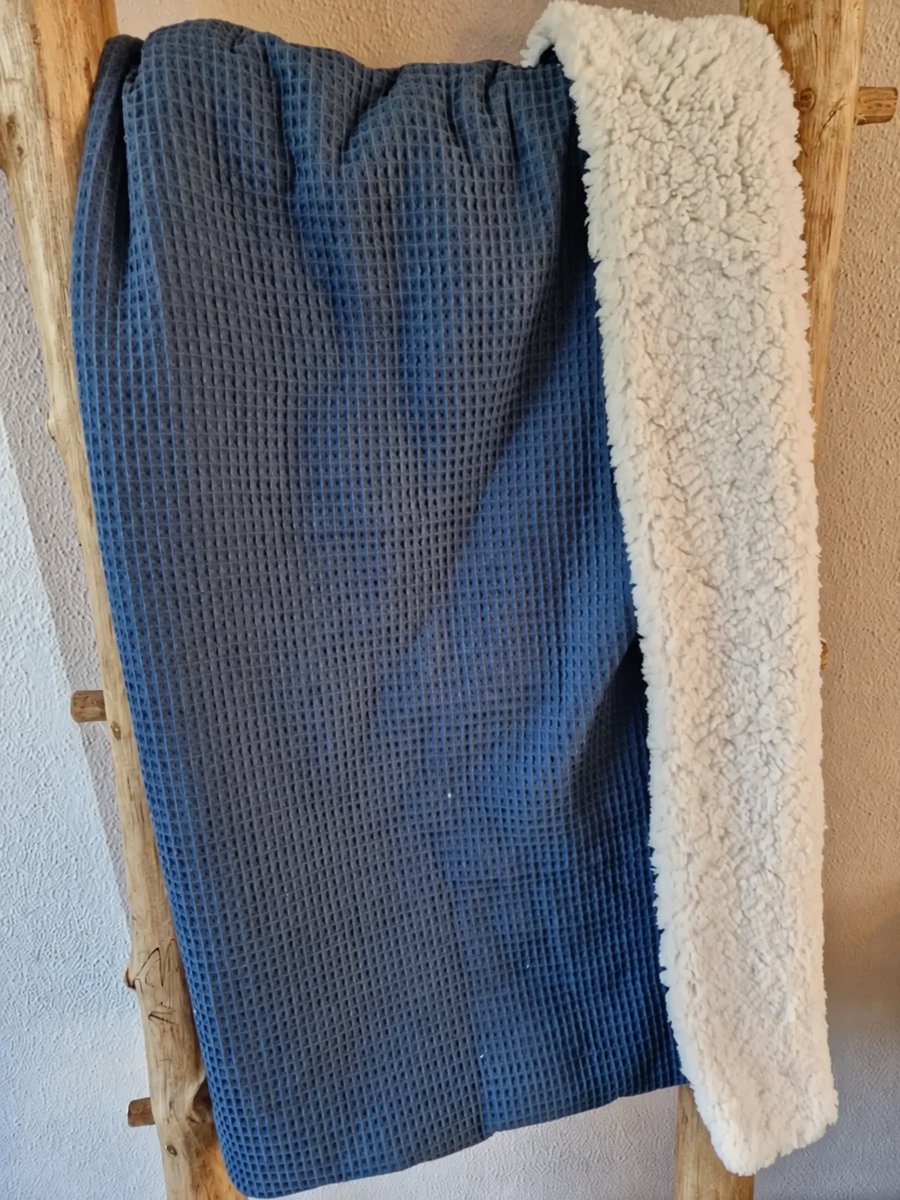 Baby Creaties - Baby dekentje - Blauw teddy 100x70cm - Zacht comfort