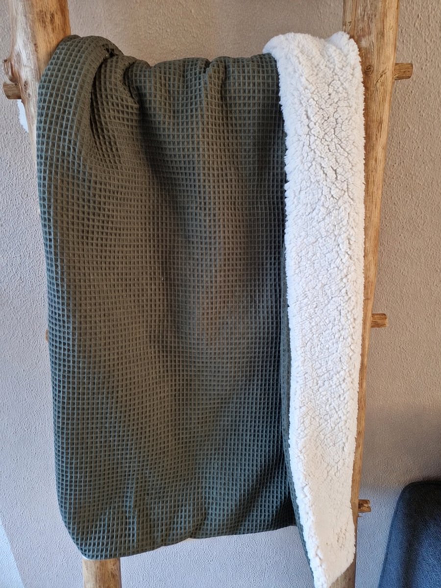Baby Creaties - Baby dekentje - Army Green teddy 100x70cm - Zacht comfort