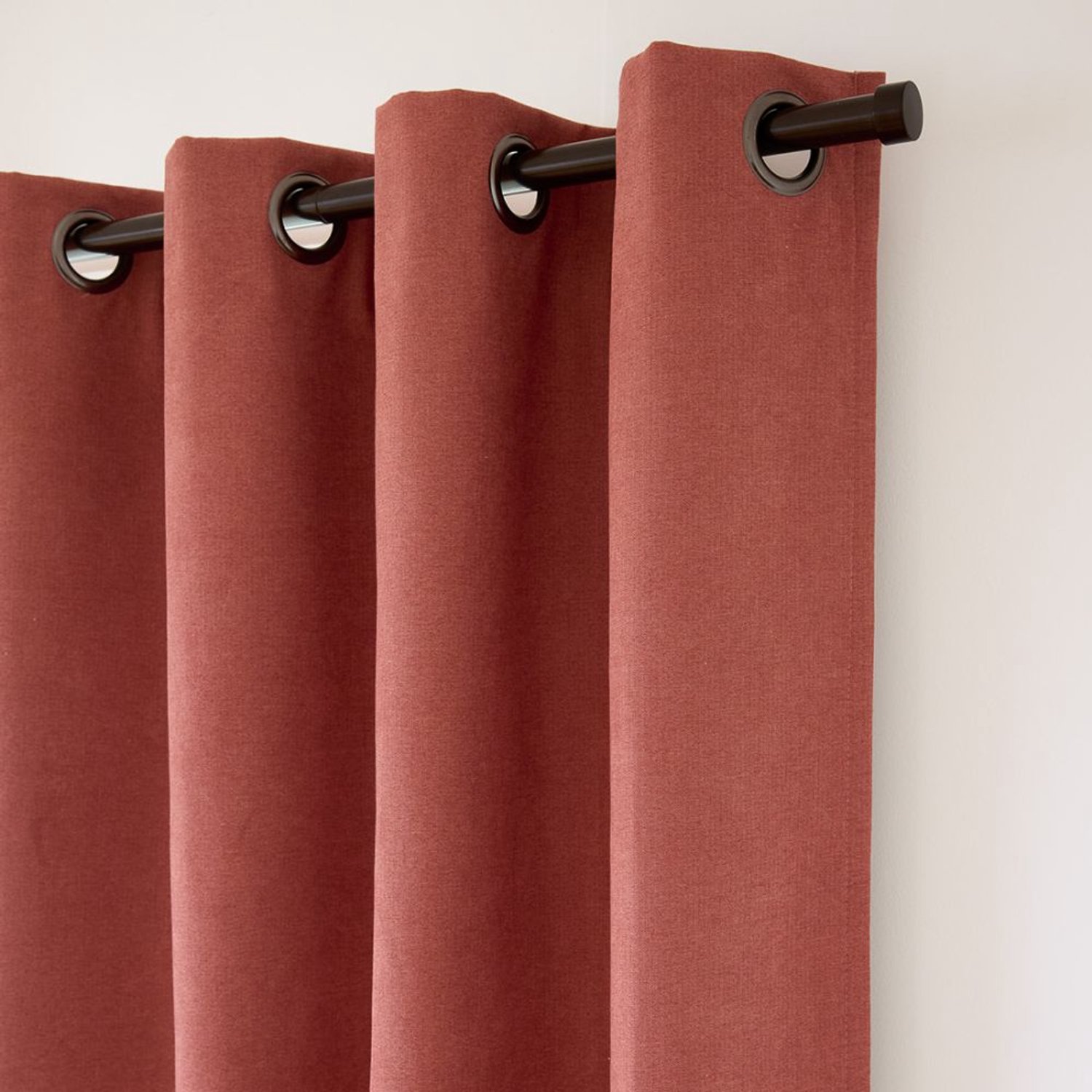 MOONDREAM DecibelControl™ 3in1 Anti-Ruisgordijn | Geluidsisolatie | Thermo Winter+Zomer | 100% Verduisterend | Gepatenteerde Technologie | EU-fabricaat | Oogjes | Rood MC7005 | 130 x 250 (BxH) cm