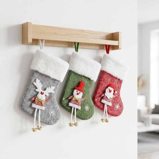 3 Stuks Delige Kerstkousen voor Open Haard met Santa Sneeuwpop Rendier Decoratieve Hangers voor Binnen Geschikt voor Feestelijke Bijeenkomsten Kantoor Gezinsvieringen — afbeelding 3