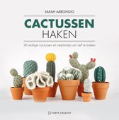 Boek 'Cactussen Haken' met 30 wollige cactussen en vetplantjes.
