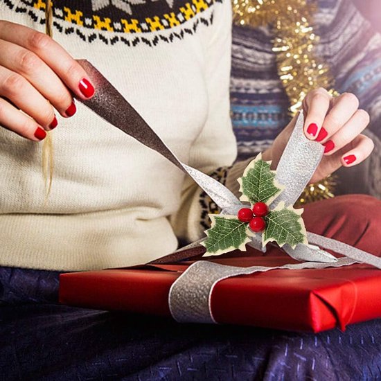 30 stuks kerstsimulatie hulstbessen met groene bladeren, kunstmatige hulstbessen groene bladeren voor bruiloft kerstkrans arrangement, taarttoppers ambachtelijke feestdecoraties, kunstmatig rood fruit — afbeelding 5