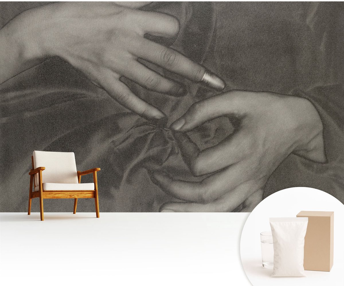 Wallfluent Fotobehang - Zwart Vliesbehang - 416x254 cm - Handenmateriaal Fotobehang Vlies - Woonkamer behang Mensen - Muurschildering - Hal behang