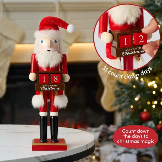 Houten kerstman notenkraker die 18 dagen aftelt, met ingezoomd detail van de cijfers '1' en '2'..