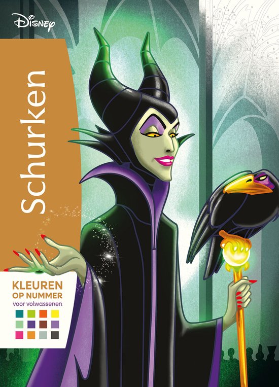 Malafide, de schurk uit Disney's Doornroosje, met haar raaf op een staf, in een Maleficent-stijl kleurboek voor volwassenen.