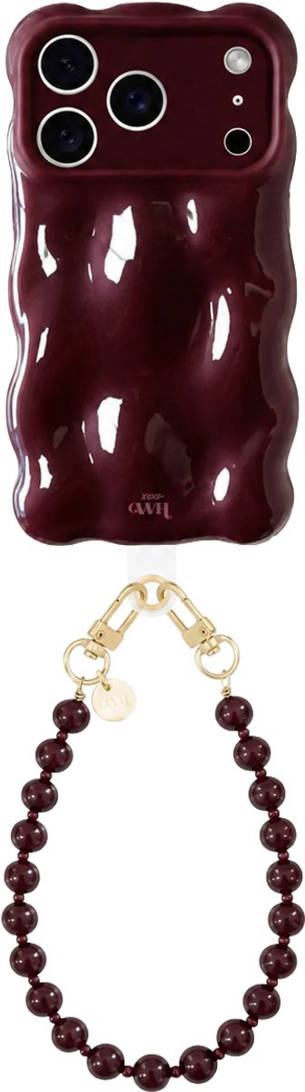 xoxo Wildhearts Bubbly case Burgundy - Burgundy Muse (kort koord) - geschikt voor iPhone 17 Pro Max - Hoesje met telefoonkoord - golvend hoesje met kralenketting - Telefoonhoesje met afneembaar koord - schokbestendig - Bordeaux rood / Burgundy