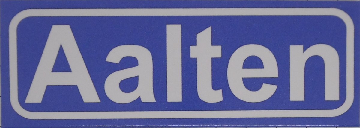 Souv© - koelkast magneet - plaatsnaam bord - kombord - souvenir - koelkastmagneetje - relatiegeschenk Aalten
