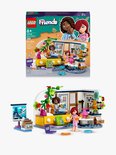 LEGO Friends Aliya's kamer. Een gele en witte speelkamer met twee minipoppetjes en een hondje. De doos toont Aliya en Paisley.