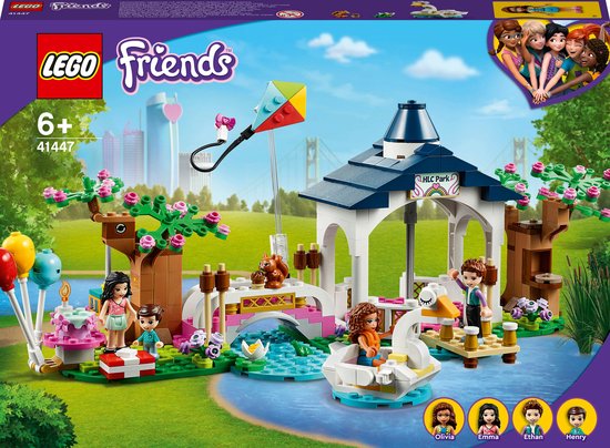 LEGO® Friends Heartlake City park 41447 bouwset; geweldig verjaardagscadeau voor kinderen die graag naar verjaardagsfeestjes gaan; inclusief LEGO Friends Emma en Olivia (432 onderdelen)