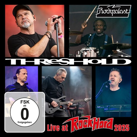 Collage van bandleden van THRESHOLD live op het podium. Inclusief zangers, gitarist, drummer. Met FSK ab 0 freigegeben logo.