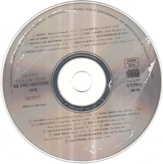 Zilverkleurige cd 'De Pre Historie 1976' met tracklist, compact disc-logo en 'Made in Germany'-aanduiding.