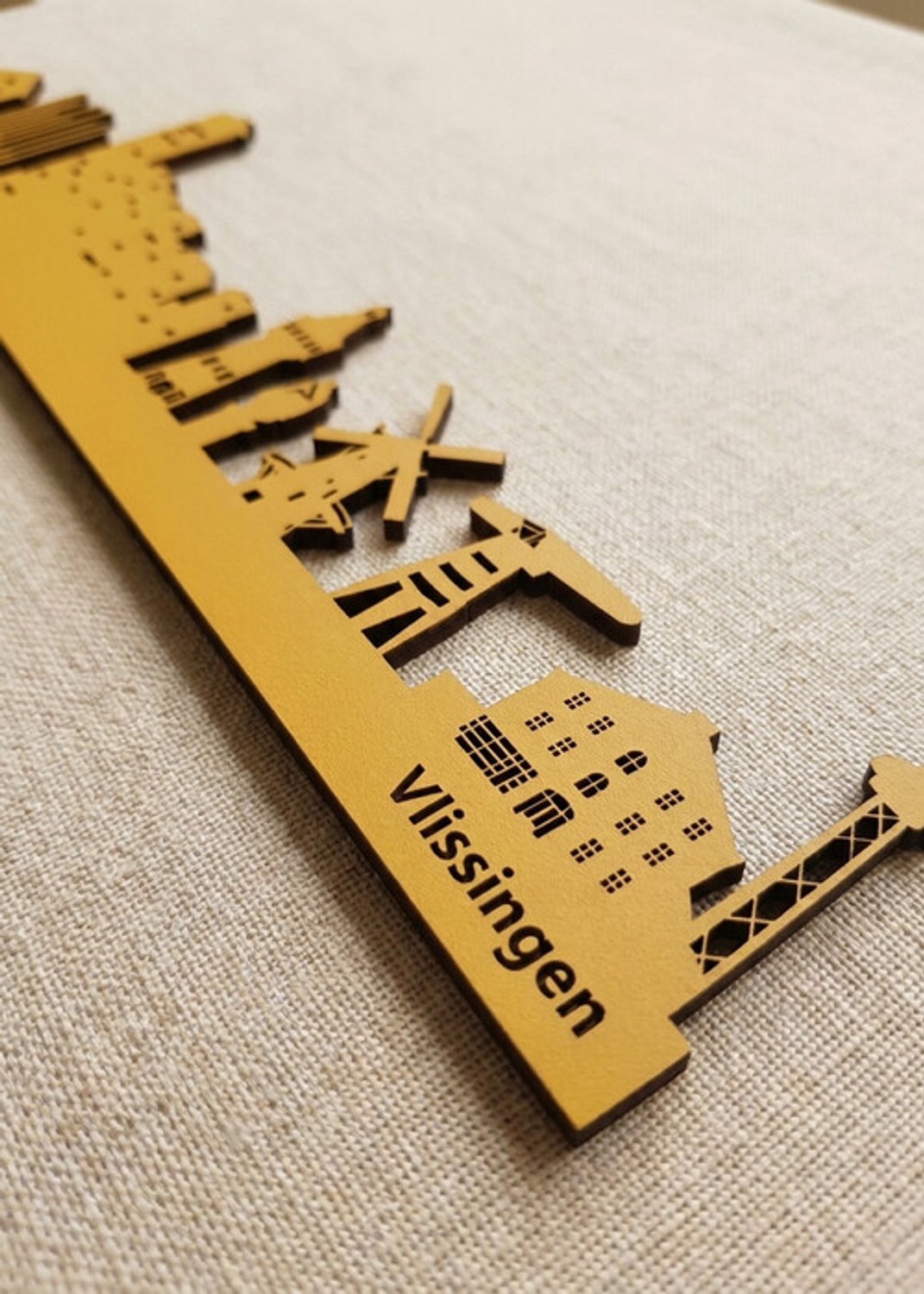 Houten Skyline Vlissingen | Wanddecoratie voor aan de muur | Geel MDF | 100 cm breed