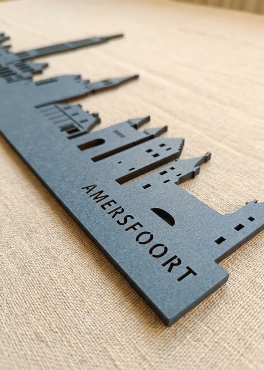 Houten Skyline Amersfoort | Wanddecoratie voor aan de muur | Blauw MDF | 70 x 14 cm