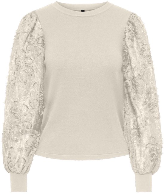 Beige gebreide trui met pofmouwen in kanten textuur met bloemmotieven.