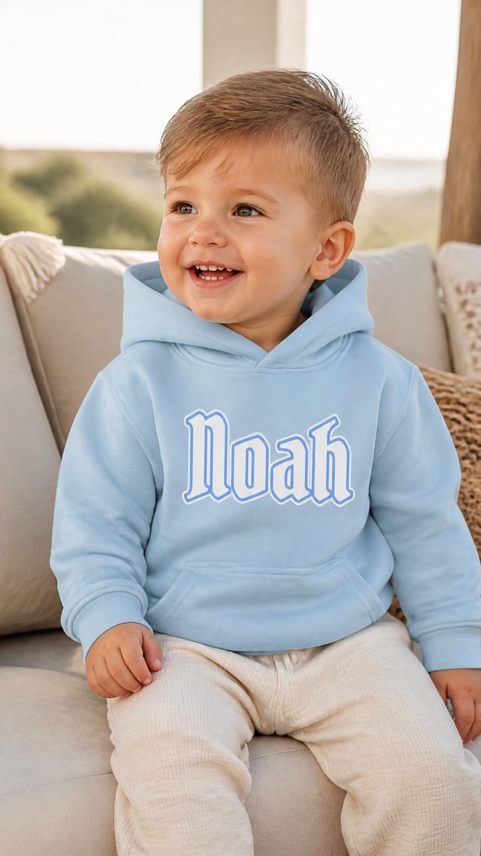 Licht blauwe baby hoodie - gepersonaliseerd met naam - 6-12 maanden - bedrukt met naam -
