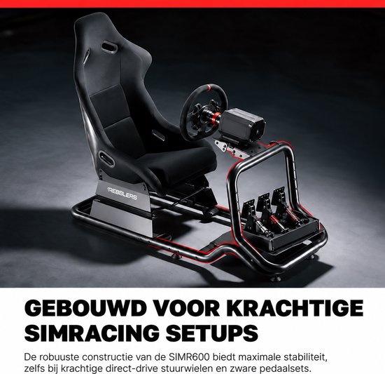 Zwarte Rebblers simracing cockpit met kuipstoel, stuurwiel en pedalen. Tekst: Gebouwd voor krachtige simracing setups.