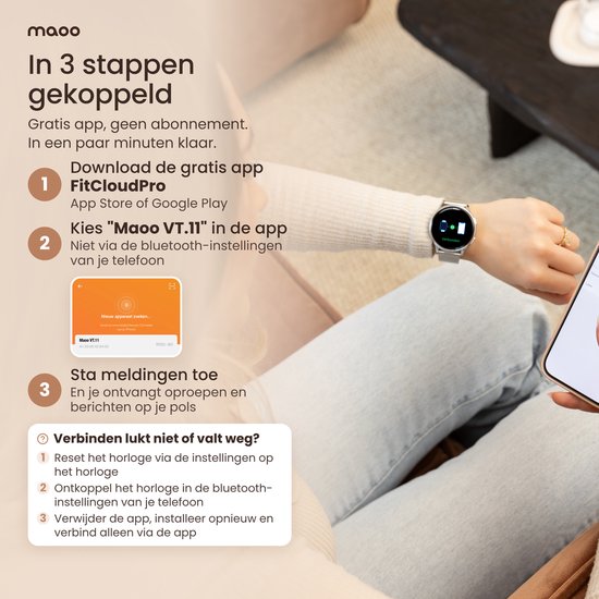 Een pols met het horloge gekoppeld aan een smartphone; stappenplan voor installatie via de FitCloudPro-app.
