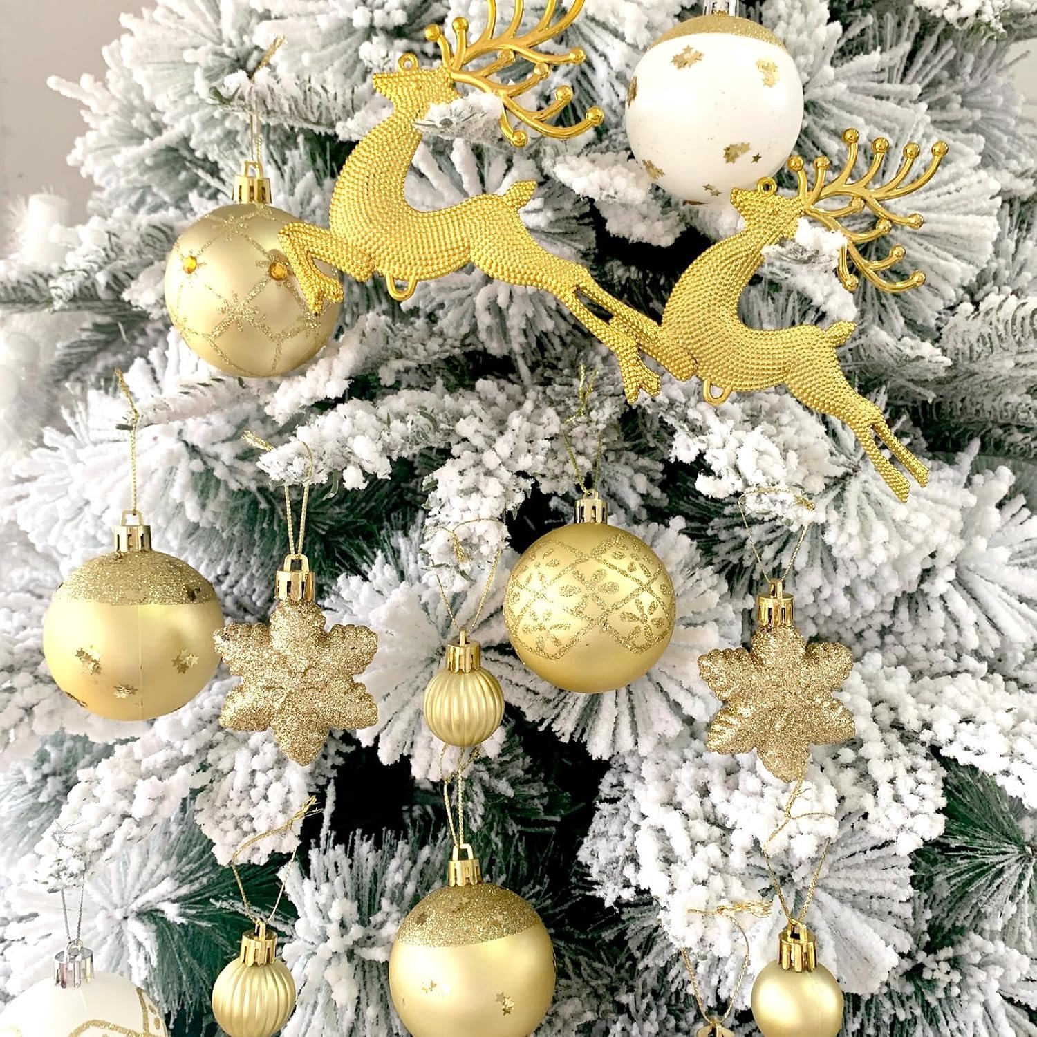Kerstversiering – Set van 45 gouden kerstballen-met een diameter van 6 cm; decoratieve kunststof ornamenten voor in de kerstboom-ook geschikt voor gebruik in kransen-slingers en diverse andere kerstdecoraties-Rood-goud – foto 2