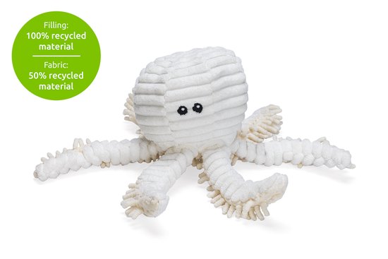 Witte octopus hondenspeelgoed met groene cirkel: vulling 100% gerecycled materiaal, stof 50% gerecycled materiaal.