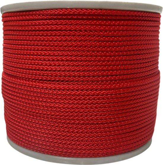 Een rol rood gevlochten koord van 3 mm dik en 200 meter lang.