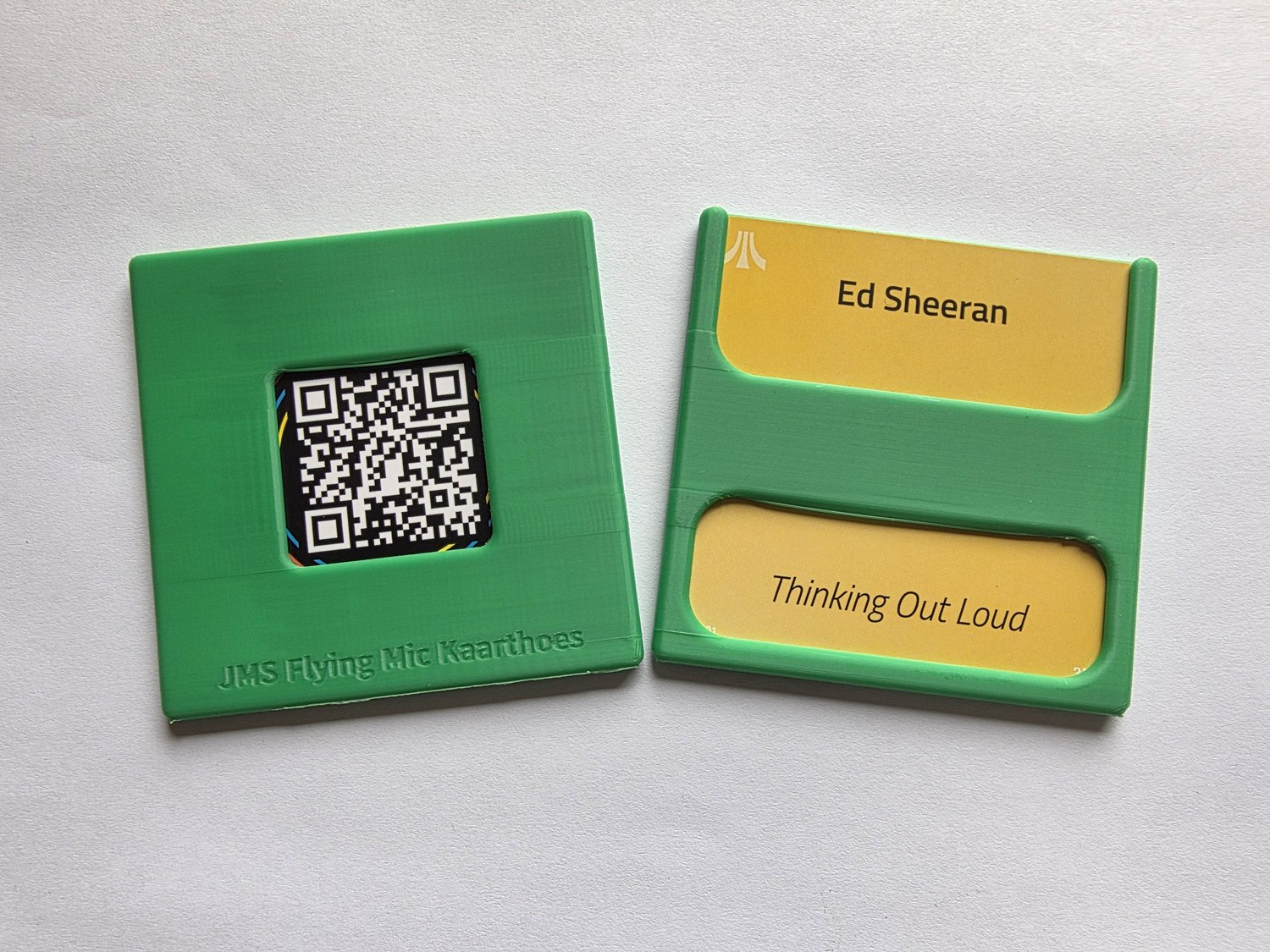 JMS® Kaarthoes Geschikt voor Hitster Flying Mic – Kaarthouder & Kaartbeschermer – Reveal Sleeve - Kaartbeschermer met QR-code uitsparing