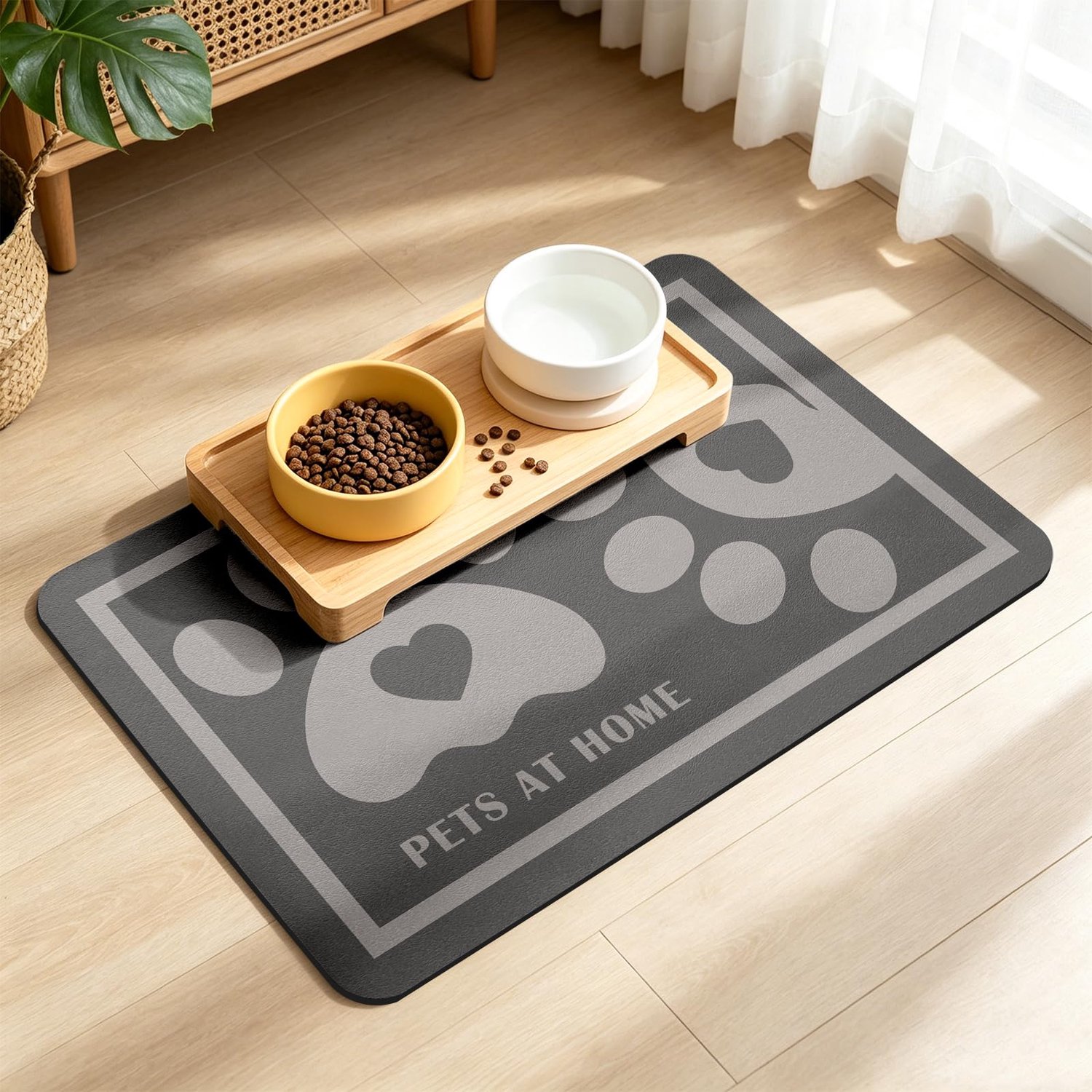 Famanu - Voerbakmat voor Honden en Katten - Voorkomt gemorste voeding - Van duurzaam rubber - Donkergrijs 1 stuk