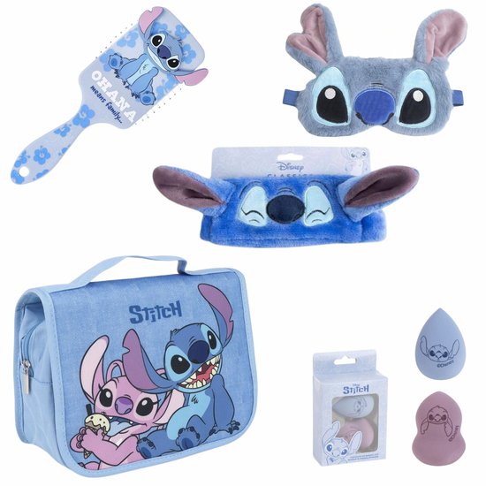 Set Stitch: trousse de toilette bleue avec Stitch et Angel, bandeau avec oreilles de Stitch, brosse à cheveux avec Stitch, masque de nuit avec Stitch et éponges de maquillage.