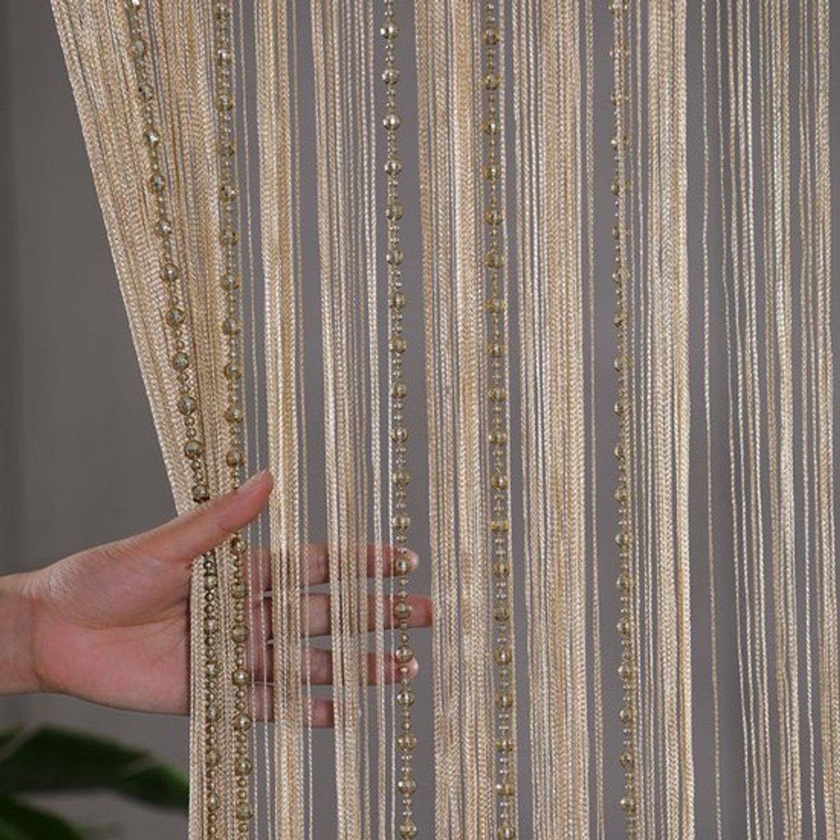 Kralen Gordijn Deur String Gordijnen - 100 x 200 cm - Goud - Zomer - Hordeur - Kralengordijnen - Glitter Klamboe - Draadgordijn - Gordijnen met Glitters en Glanzende Kralen - Met Kwastjes - Raamdecoratie