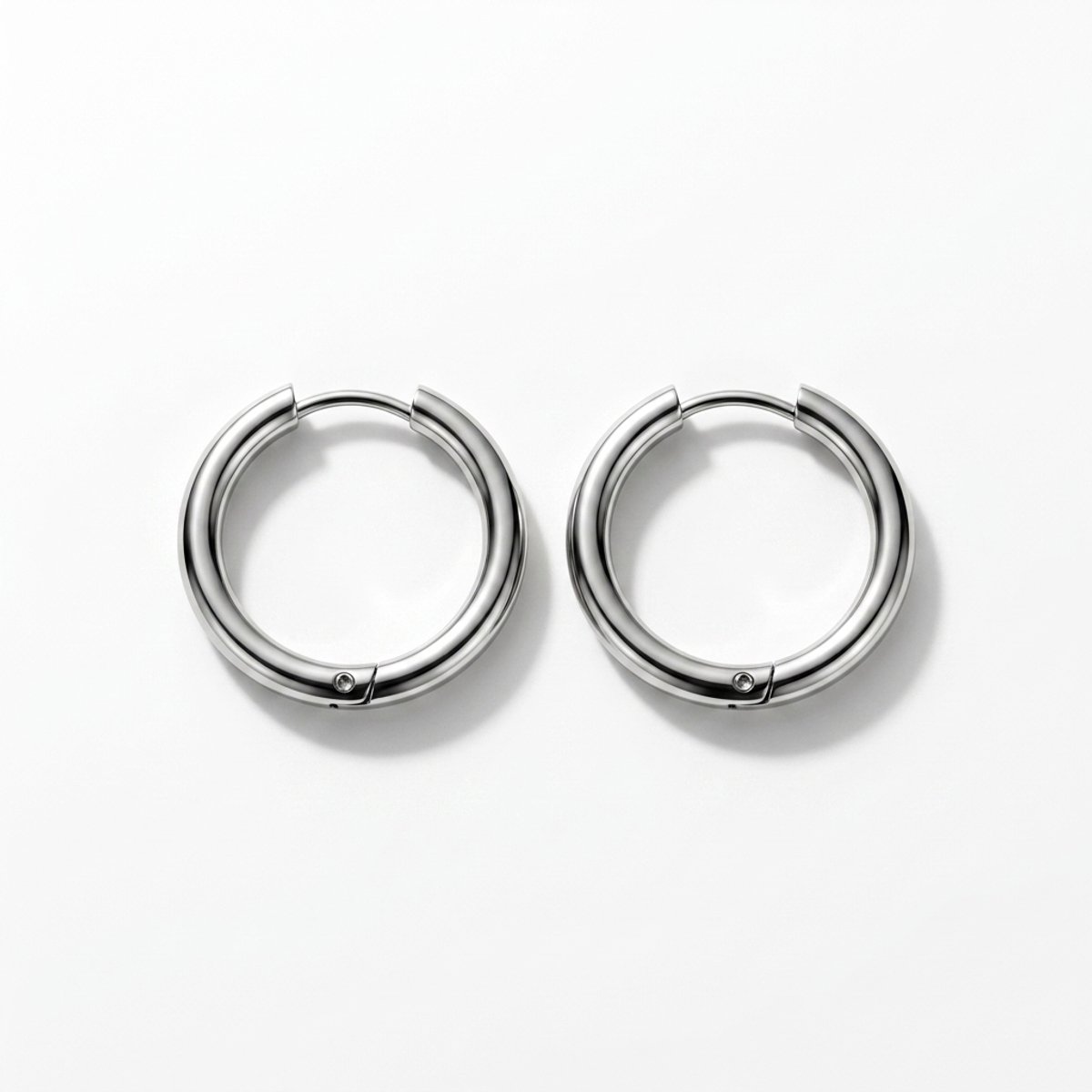 Lundholm 12 mm Emmy Oorringen Dames Zilver kleurig – Premium Stainless Steel Jewellery Hoops – Kleine Zilveren Oorbellen Dames Sieraad Cadeau my – Waterproof & Hypoallergeen – Scandinavisch Design