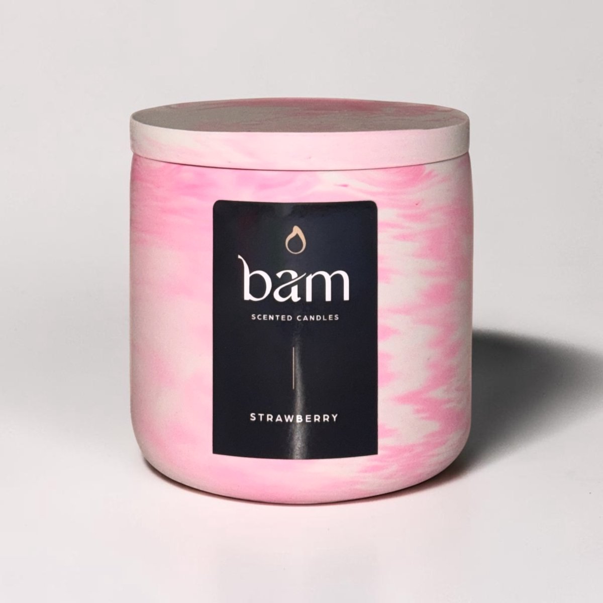 Bam Kaarsen Strawberry Geurkaars – Zonnebloemwas – Houten Lont – Roze Gemarmerd Rond Potje met Deksel – 140 g