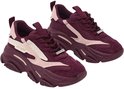 Bordeauxrode Steve Madden sneakers met roze en crèmekleurige accenten, met mesh en suède.