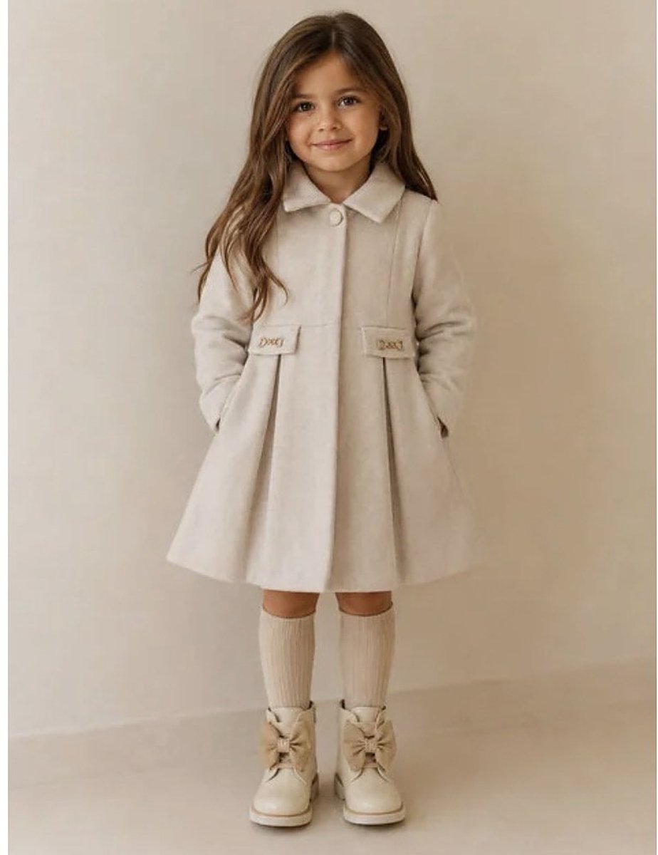 Mayoral beige mantel
