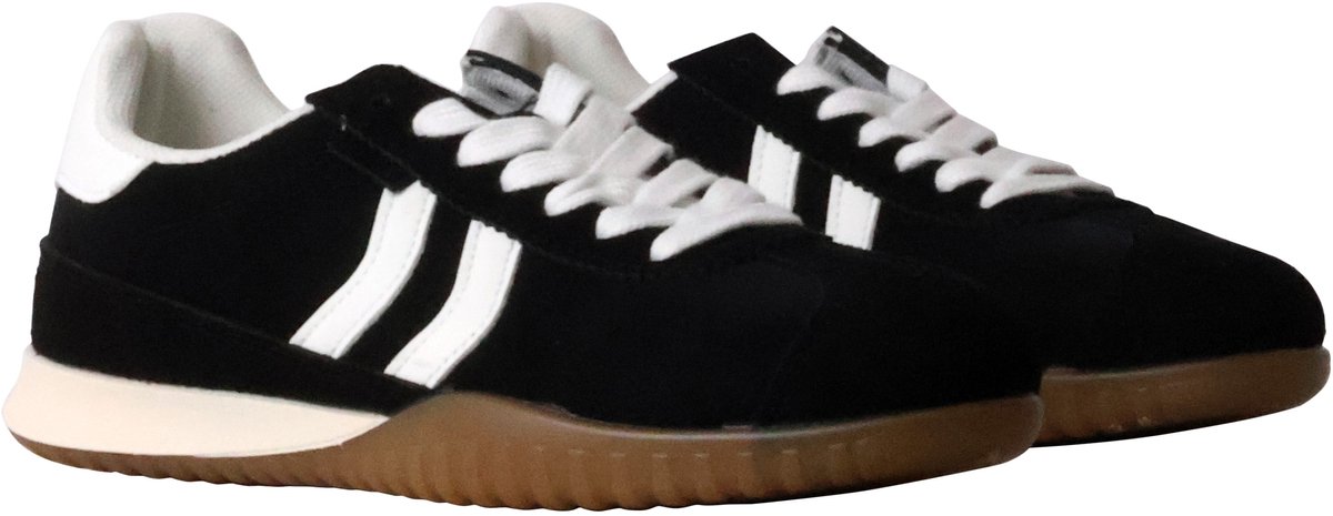 Lage sneakers met veters