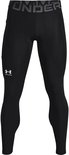 Zwarte sportlegging voor heren van Under Armour met grijze 'UNDER ARMOUR' opdruk op de tailleband en wit logo op de linker dij.