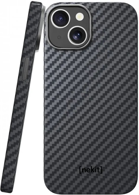 Een grijs/zwart koolstofvezel hoesje voor een iPhone, van de zijkant gezien.