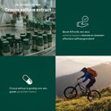 Vier panelen: flesjes in lab, handen die bessen plukken, icoon van hand met vinkje, icoon van capsule, man mountainbiket.