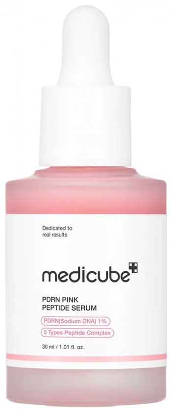Medicube PDRN Pink Peptide Serum flesje met druppelaar. De vloeistof is roze.