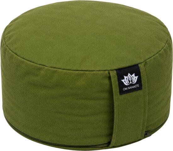 Olijfgroen meditatiekussen van Om Namaste met lotuslogo.