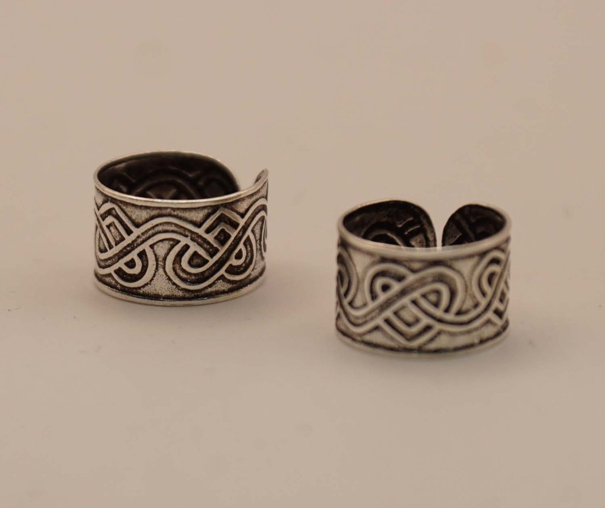 Sterling zilveren oorklemmen knoop in vorm van hart - silver ear cuff knot with heart - zilveren oorklemmen voor op schelpen van oor - stoer oorklemmetjes knopen in hartvorm